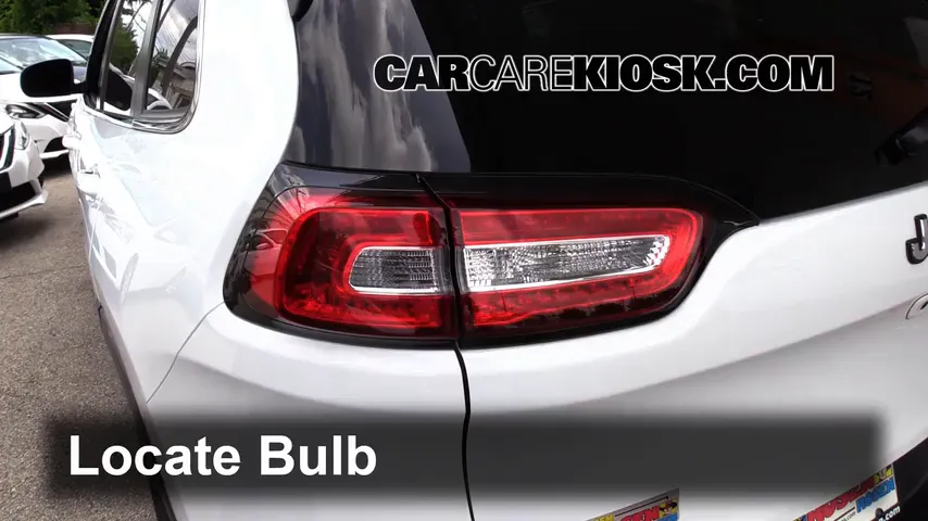 2015 Jeep Cherokee Latitude 2.4L 4 Cyl. Lights